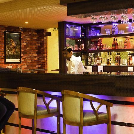 Hotel Kings Regency Drang Екстер'єр фото
