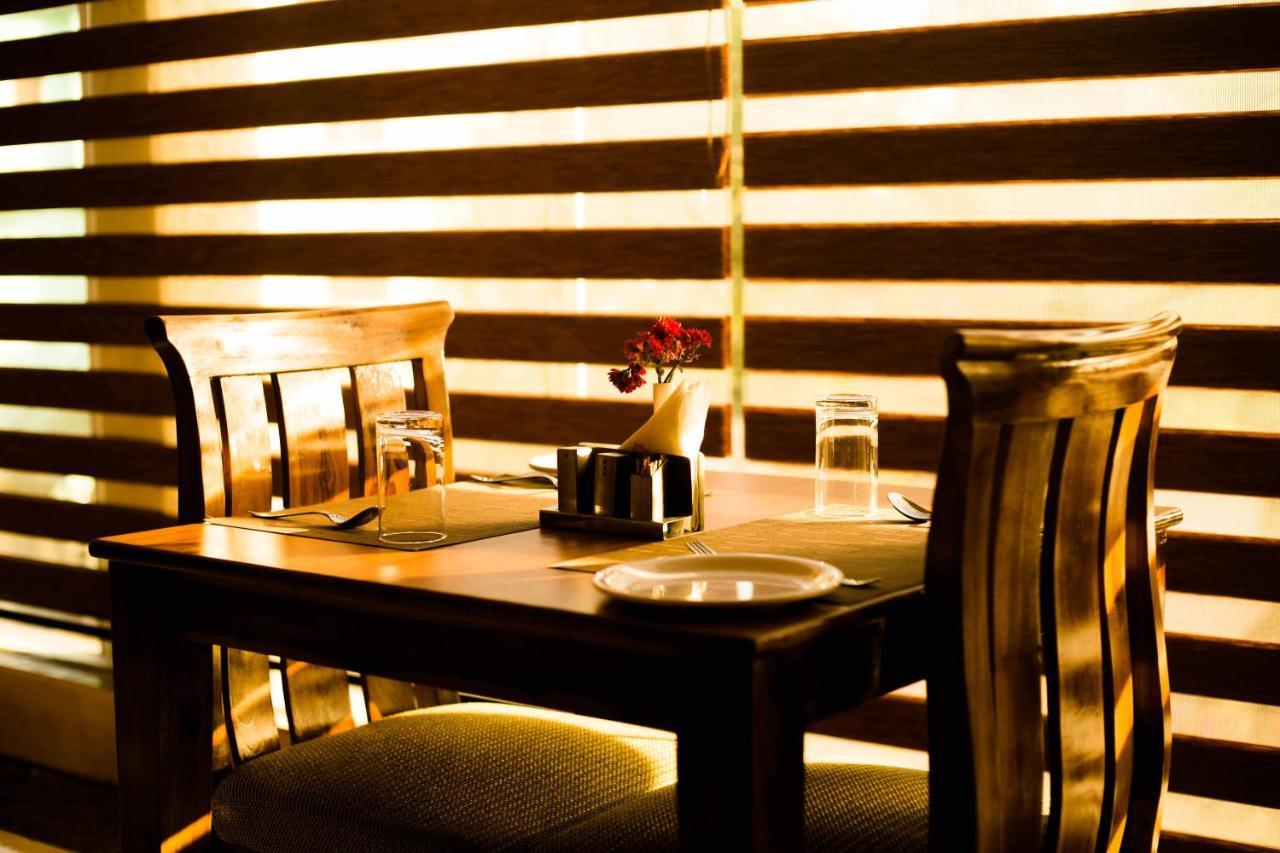 Hotel Kings Regency Drang Екстер'єр фото