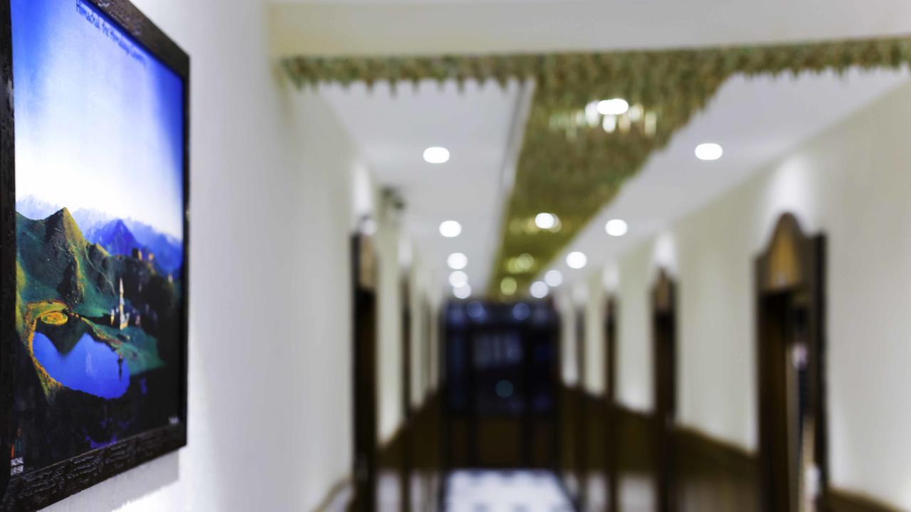 Hotel Kings Regency Drang Екстер'єр фото
