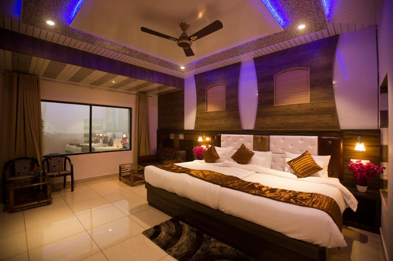 Hotel Kings Regency Drang Екстер'єр фото
