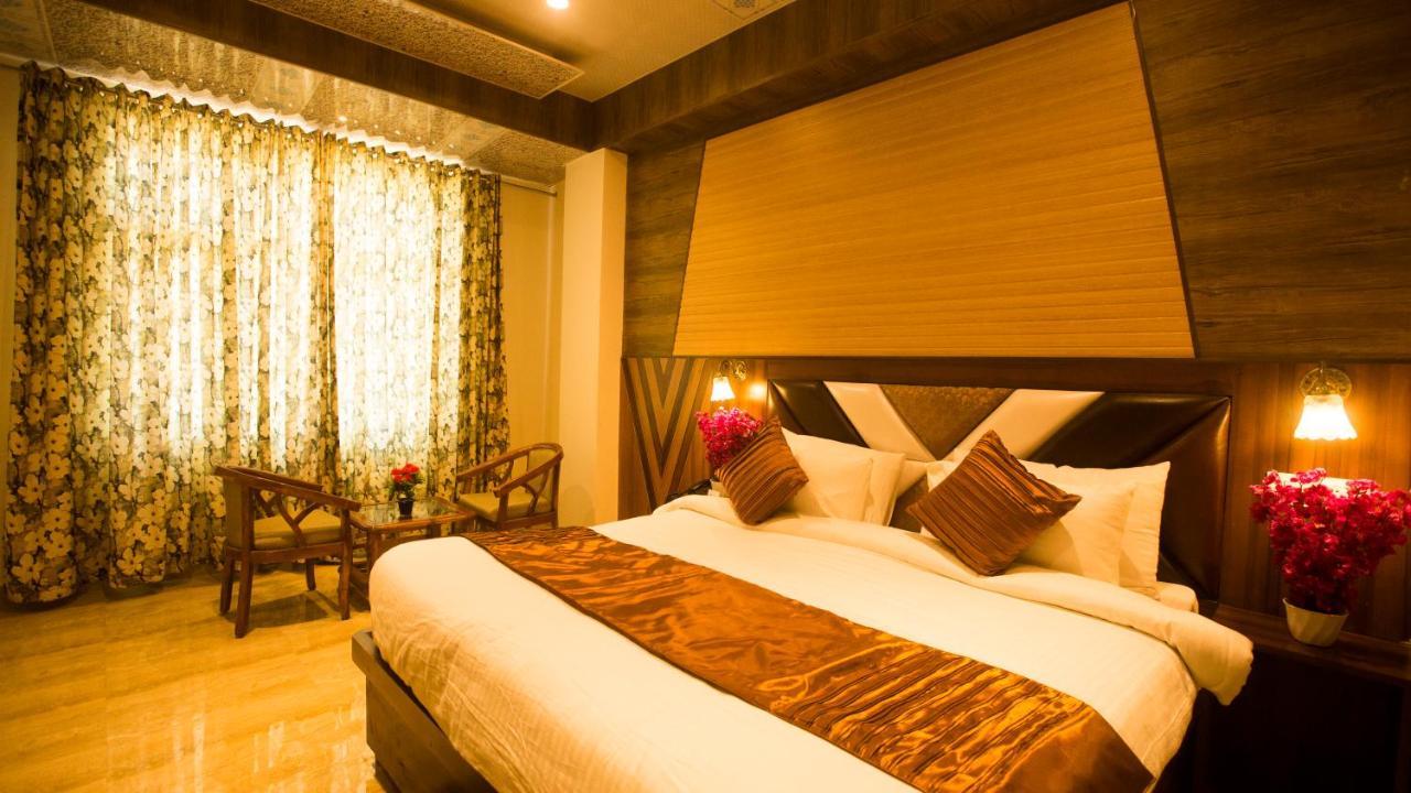 Hotel Kings Regency Drang Екстер'єр фото