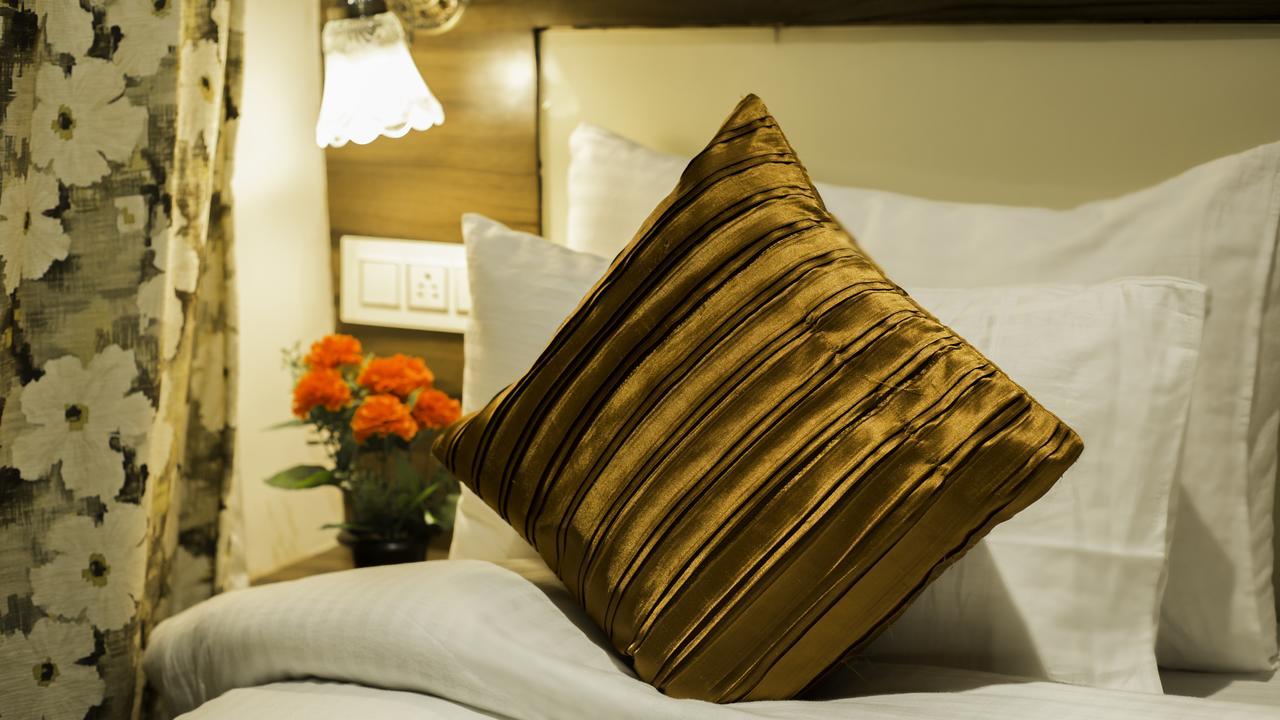 Hotel Kings Regency Drang Екстер'єр фото